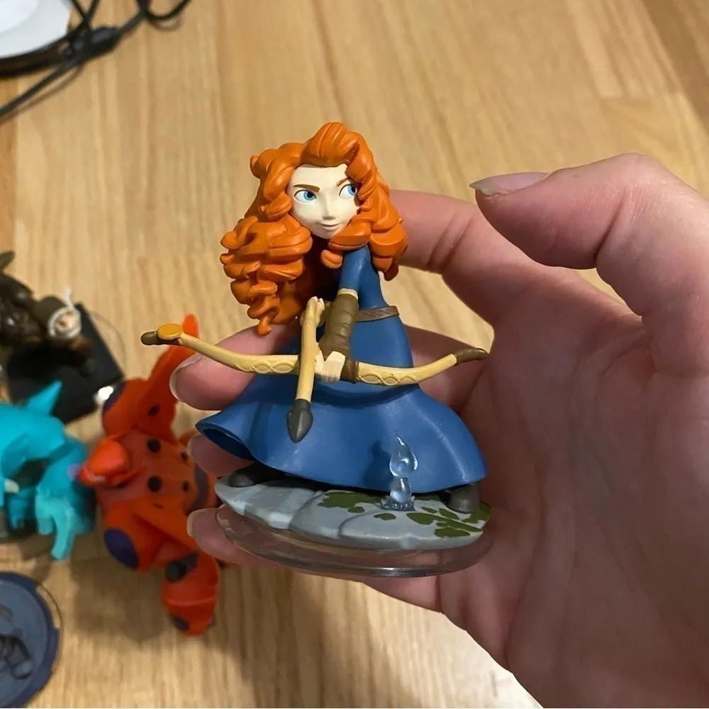 Disney Infinity Figures Set Some 2.0 W/ Base Woody Jessie Sully Merida Mike
